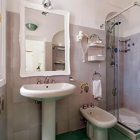 La Tartana 3*